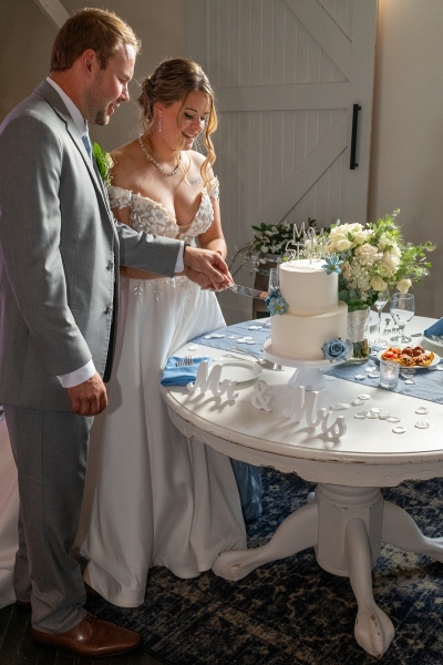 20240907Kara-Brad-8464sz